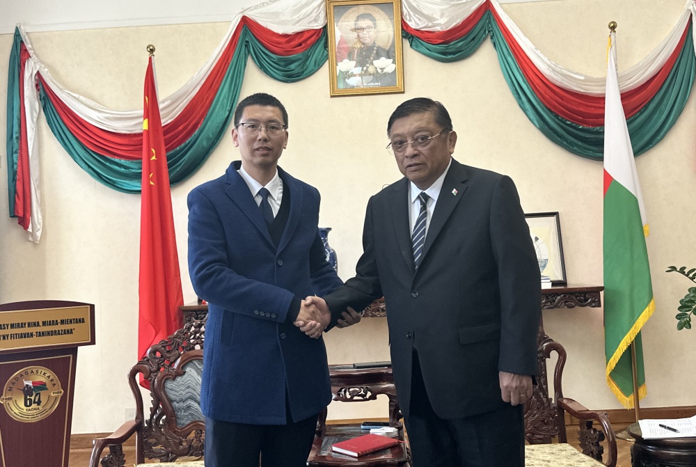 学者陶凯龙应邀与马达加斯加驻华大使进行文化交流