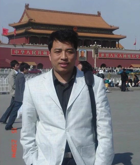 阎培举:洒满诗意公益路  