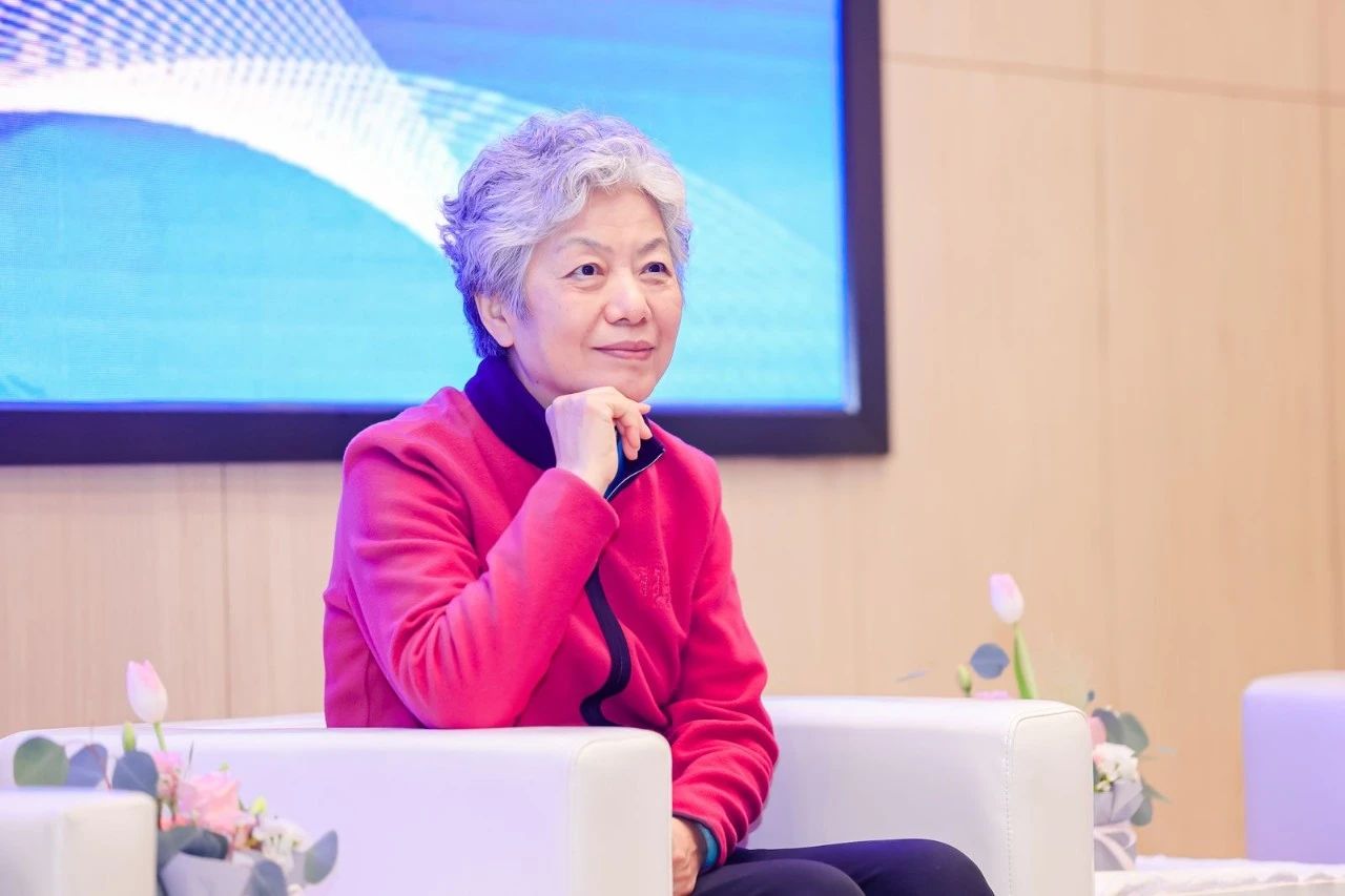 李玫瑾:教育之前必须有养育,养在前,教在后