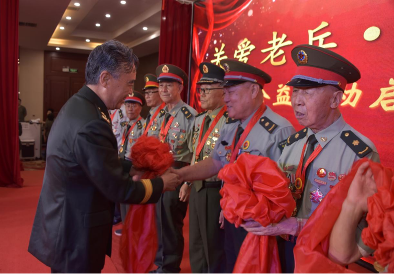 兵心永恒，忠诚担当 沈阳市军旅传统研究会开展颂英雄、助老兵公益活动
