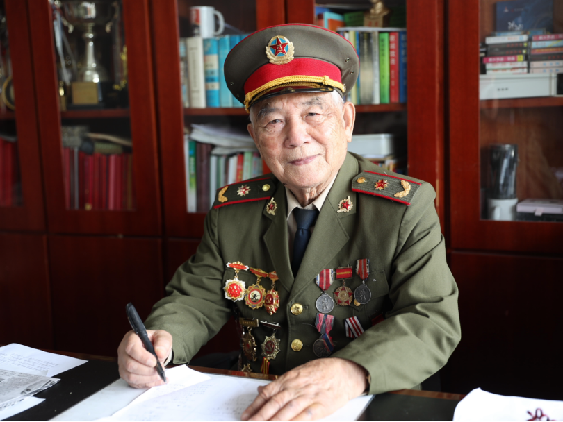 以词为炬 放歌时代 著名军旅词作家邬大为的赤子情怀